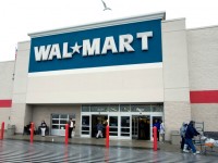 Как заработать на акциях Walmart в бинарных опционах